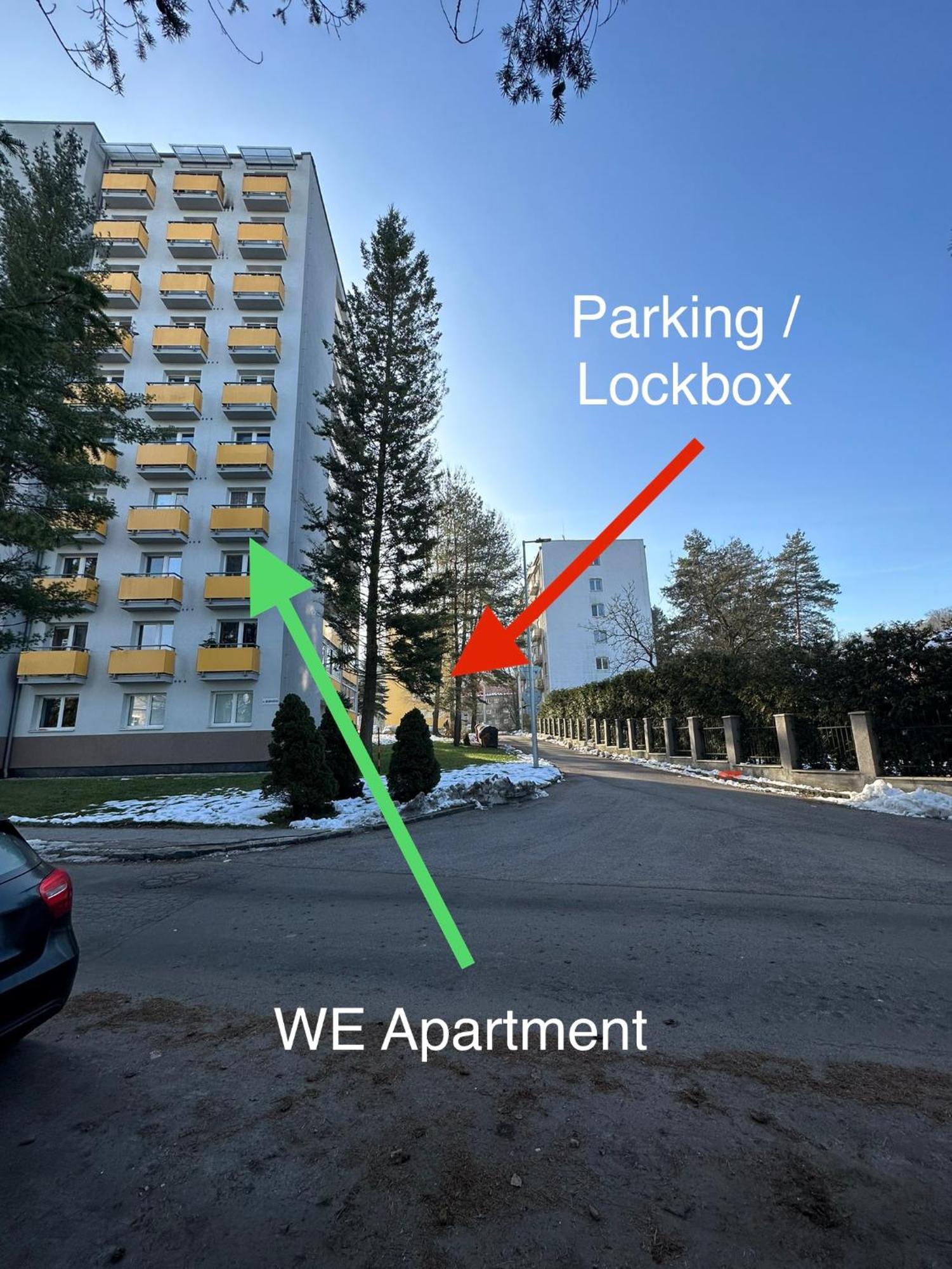 We Apartment - Close To The Center & City View, Self Check-In 24H Besztercebánya Kültér fotó
