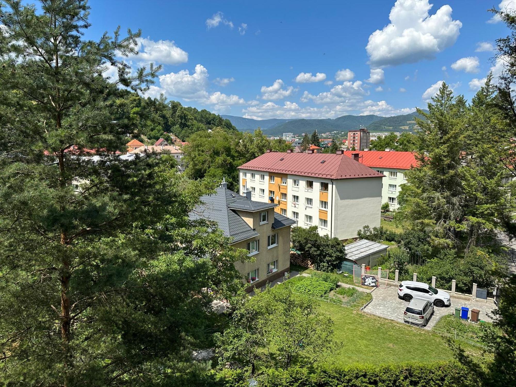 We Apartment - Close To The Center & City View, Self Check-In 24H Besztercebánya Kültér fotó